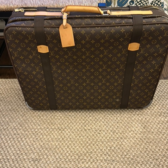 Suitcase! - Picture 2 of 2